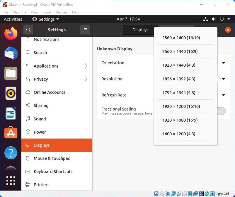 Selecting Ubuntu Screen Resolution from the Displays Settings